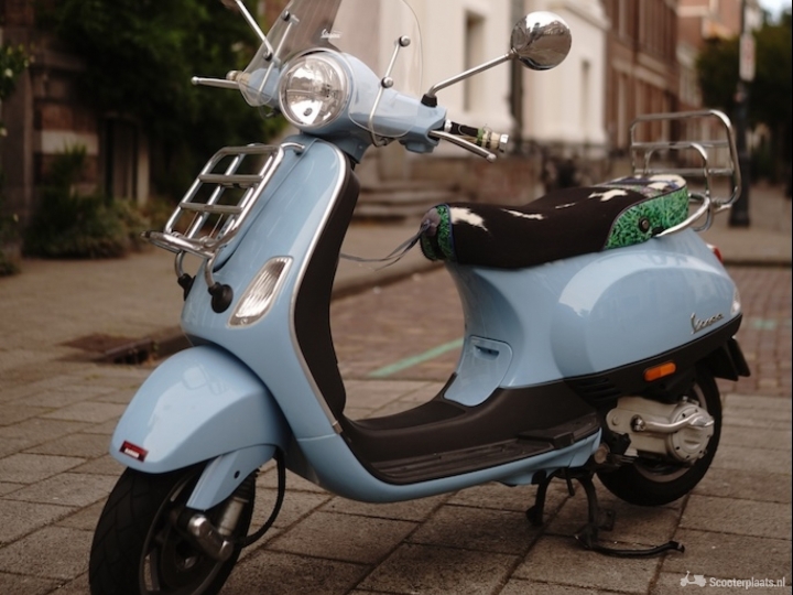 Vespa LX 50 blauw